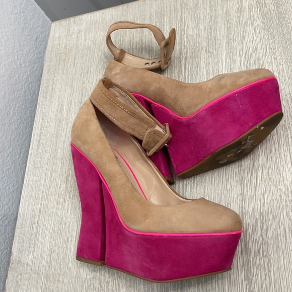 Dolce Vita Platforms - Picture 6 of 13